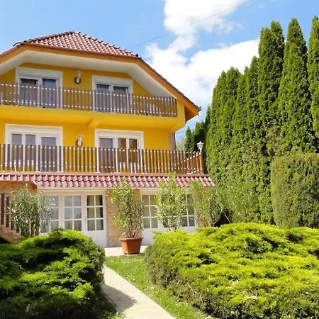 Erdgeschoss-ferienwohnung Mit Panorama Apartment *